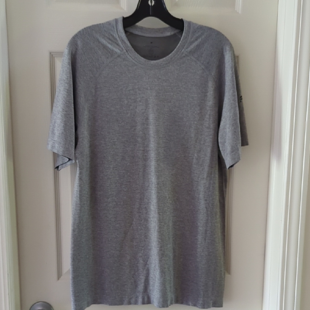 Fabletics Gray Short Sleeve Tee